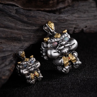 Chao Feng Pendant